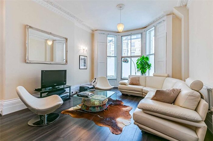 2 Bedroom Flat To Rent In Holland Road, Kensington, W14
