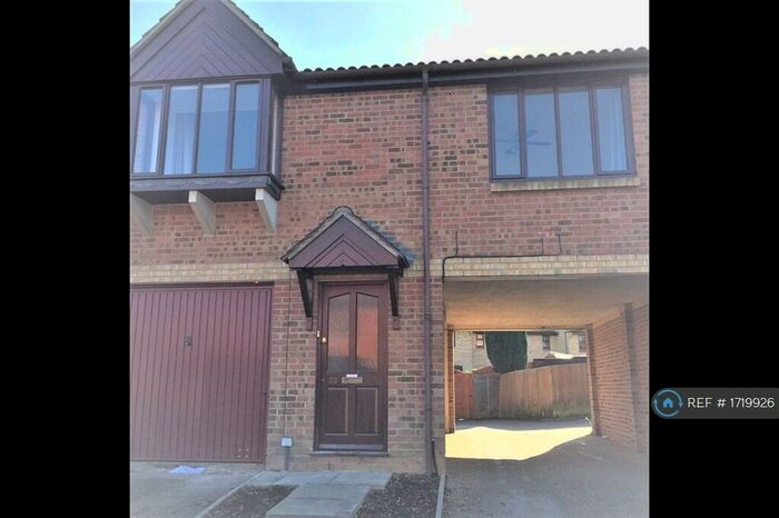 2 Bedroom Maisonette To Rent In Hope Avenue, Bracknell, RG12