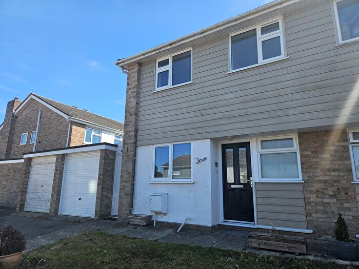 3 Bedroom End Of Terrace House To Rent In White Knights, New Milton, BH25