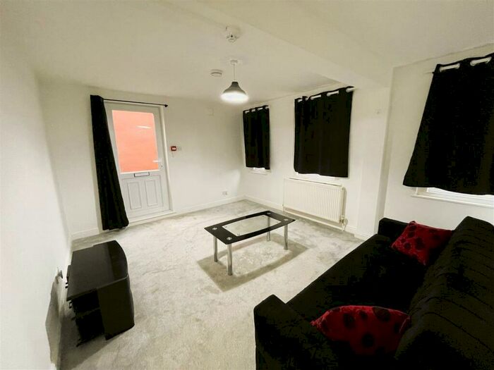 1 Bedroom Maisonette To Rent In Carlton Place, Southampton, SO15
