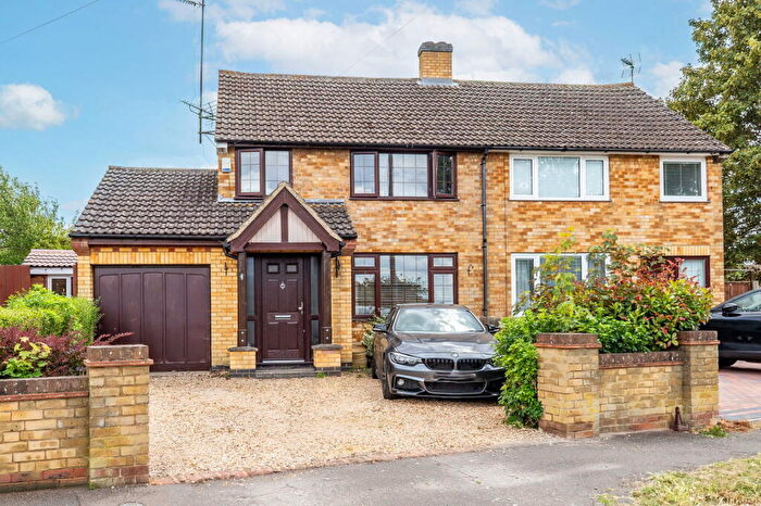 4 Bedroom Semi-Detached House For Sale In Norman Road, Barton-le-Clay, MK45