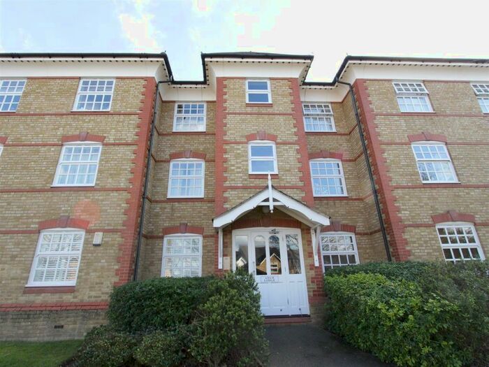 1 Bedroom Flat To Rent In Buchanan Close, London, N21