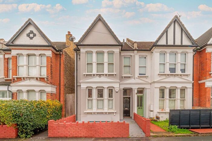 1 Bedroom Flat For Sale In Sangley Road, South Norwood, London, SE25