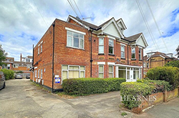 2 Bedroom Flat For Sale In Hawkwood Road, Bournemouth, BH5