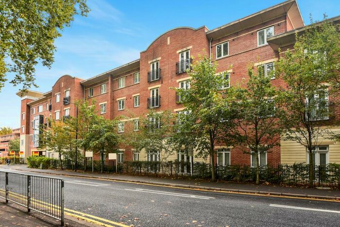 2 Bedroom Apartment To Rent In Maidenhead, Berkshire, SL6