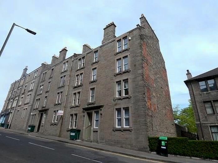 2 Bedroom Flat To Rent In /, Provost Road, Dundee, DD3