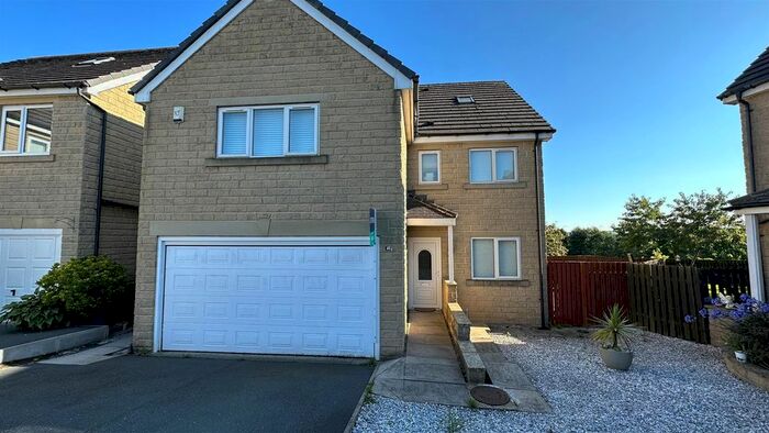 6 Bedroom Detached House To Rent In Oakdale Grove, Wrose, Shipley, BD18