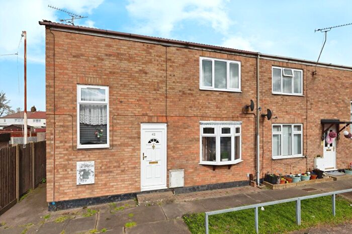 3 Bedroom End Of Terrace House For Sale In Monarch Close, Tilbury, Essex, RM18