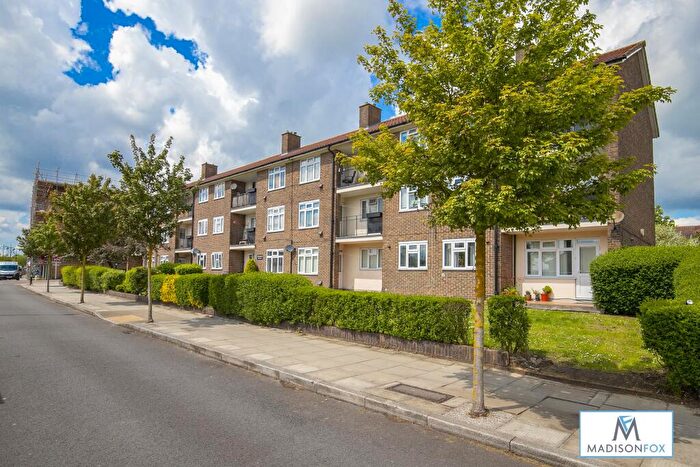 2 Bedroom Apartment To Rent In Manford Way, Chigwell, Essex, IG7
