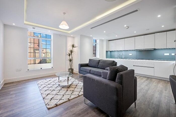 2 Bedroom Flat To Rent In Chandos Way, London, NW11