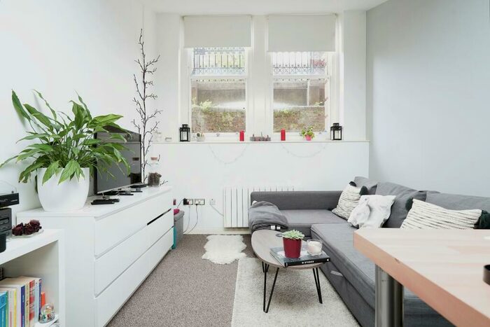 Apartment To Rent In The Technical, Adelaide Road, E10