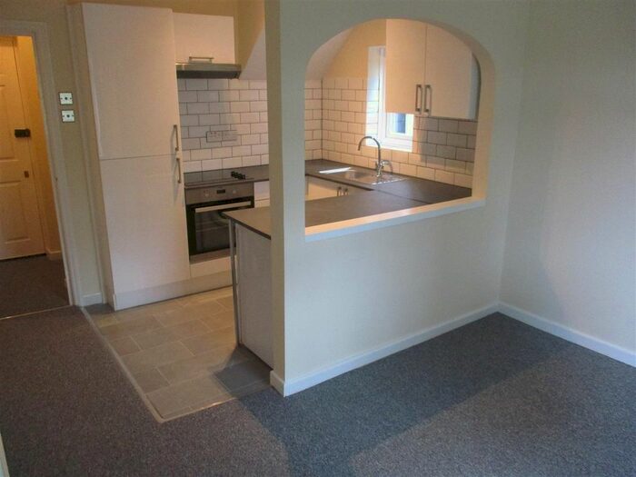 1 Bedroom Flat To Rent In Sackville Road, Bexhill-On-Sea TN39