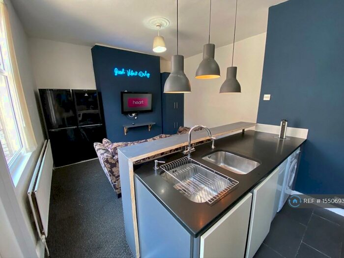 5 Bedroom Terraced House To Rent In Blantyre Road, Liverpool, L15