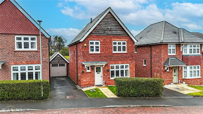 3 Bedroom Detached House For Sale In Barlaston Way, Amington, Tamworth, B77