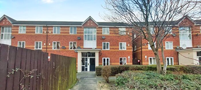 2 Bedroom Apartment To Rent In Velour Close, Salford, M3