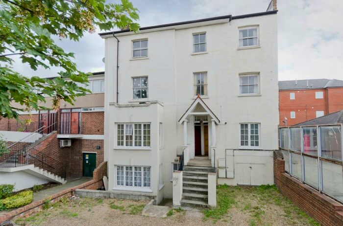 4 Bedroom Flat To Rent In East Dulwich Road London, SE22