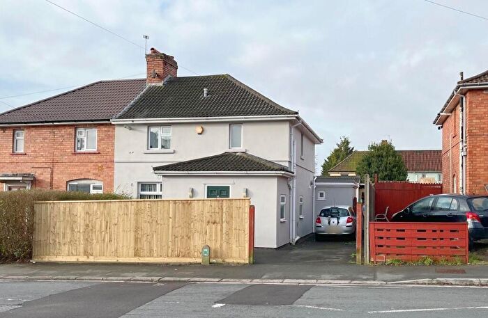 4 Bedroom Semi Detached House For Sale In Axbridge Road, Bristol, BS4