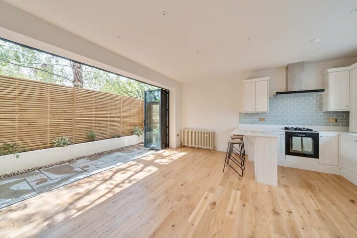 2 Bedroom Detached House For Sale In Inverton Road, London, SE15
