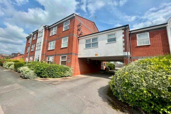 1 Bedroom Flat To Rent In Landor Road, Warwick, CV34