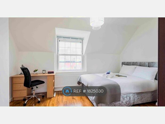 3 Bedroom Terraced House To Rent In Erconwald Street, London, W12