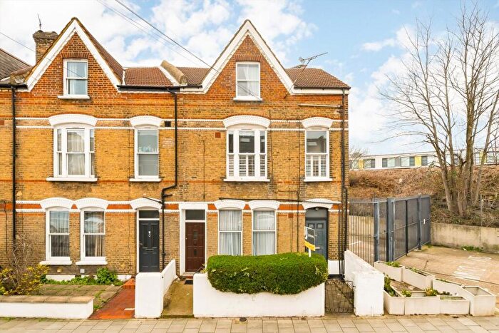1 Bedroom Flat For Sale In Boundaries Road, Balham, SW12