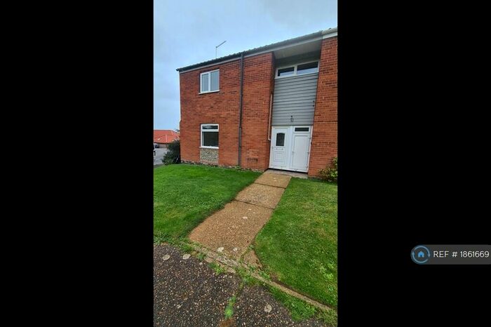 3 Bedroom Semi-Detached House To Rent In Munhaven Close, Mundesley, Norwich, NR11