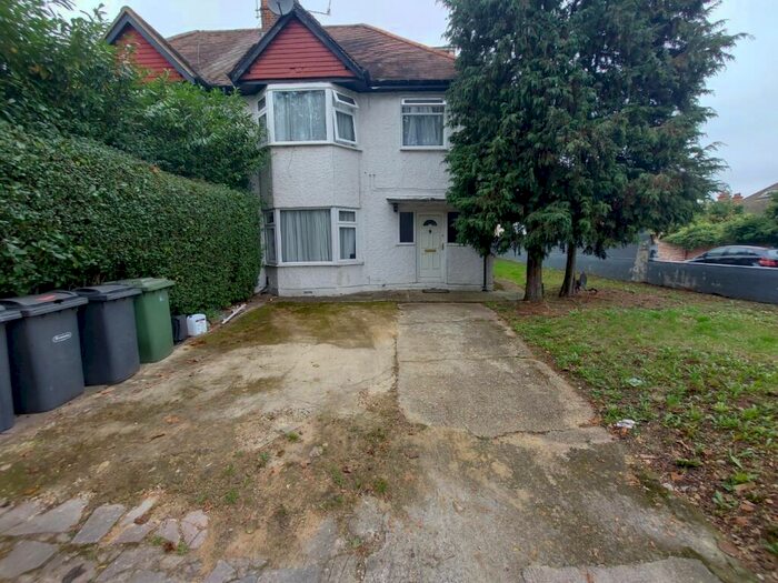 Studio To Rent In Whitchurch Lane, Edgware, Greater London, HA8