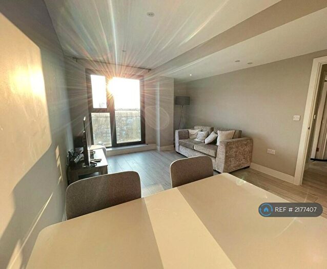 2 Bedroom Flat To Rent In Beaumont Court, Southend-On-Sea, SS2