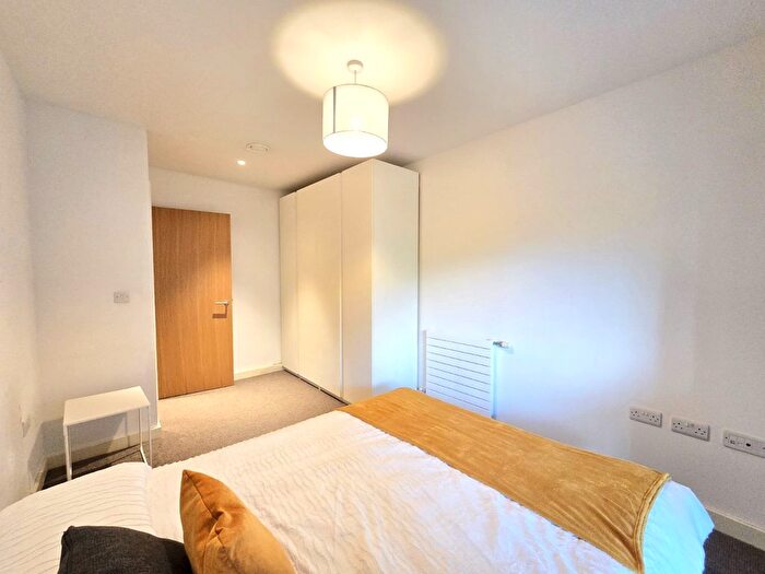 3 Bedroom Flat To Rent In Maud Street, Canning Town, London, E16
