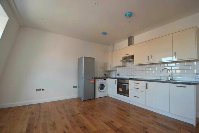 2 Bedroom Flat To Rent In High Street, High Barnet, EN5