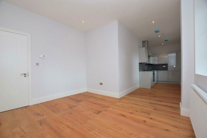 1 Bedroom Apartment To Rent In Newfoundland Circus, Bristol, BS2