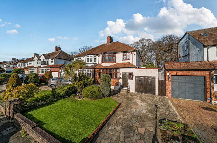 3 Bedroom Semi Detached House For Sale In Colepits Wood Road, Eltham, SE9