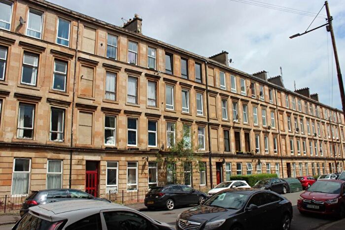 2 Bedroom Flat To Rent In Albert Road, Queens Park, Glasgow, G42