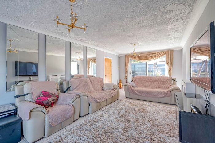 5 Bedroom Detached House For Sale In St. Nicolas Gardens, Birmingham, B38