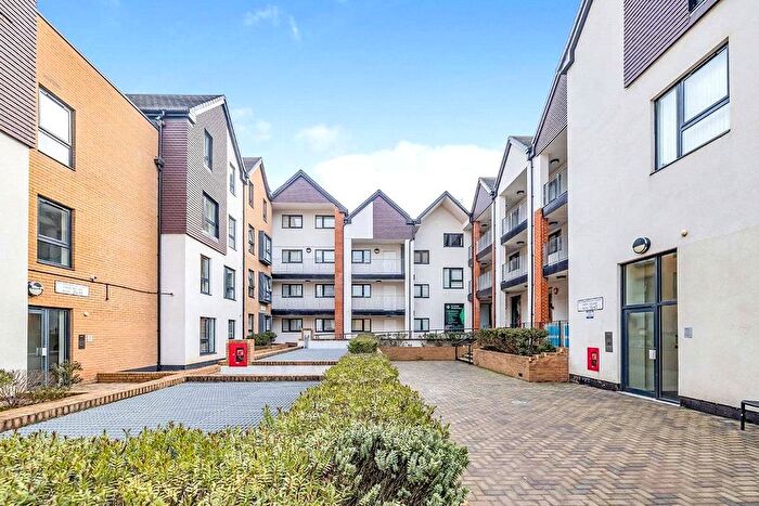 2 Bedroom Flat For Sale In Attenborough Court, Owen Square, Watford, Hertfordshire, WD19