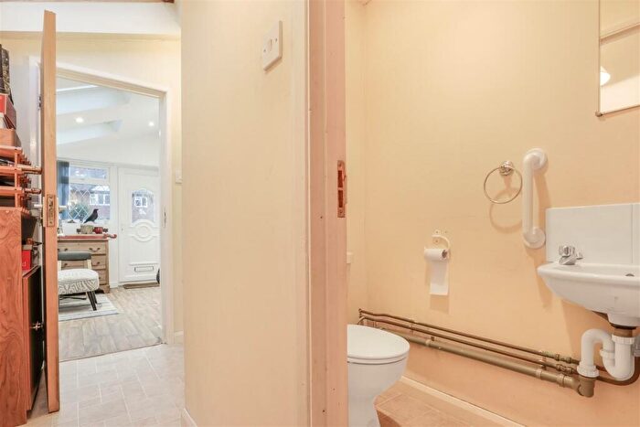 3 Bedroom Semi-Detached House For Sale In Randall Road, Kenilworth, CV8