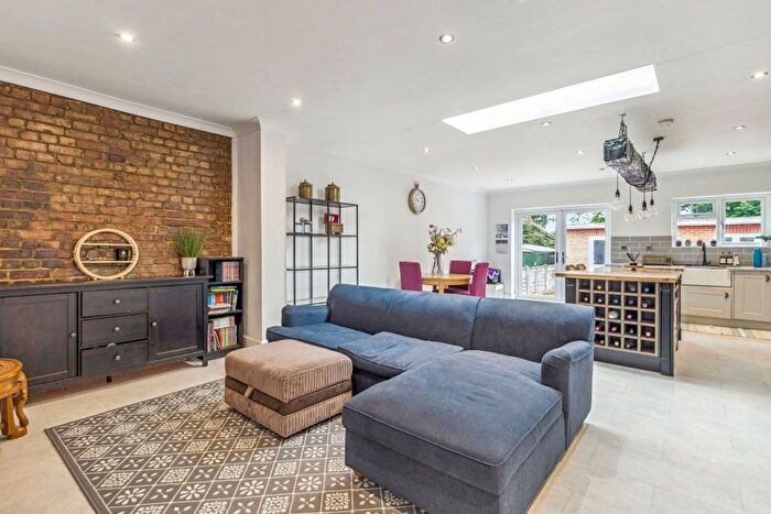 4 Bedroom End Of Terrace House To Rent In Belmont Road, Harrow, HA3