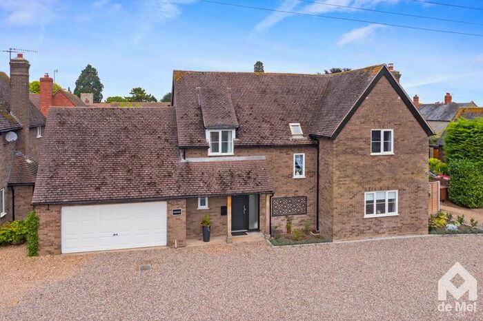 4 Bedroom Detached House For Sale In Long Hyde Road, South Littleton, Evesham, WR11