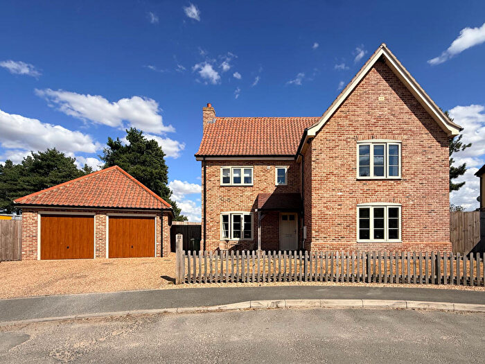 4 Bedroom Detached House For Sale In Taylor Drift, Harling, Norfolk, NR16