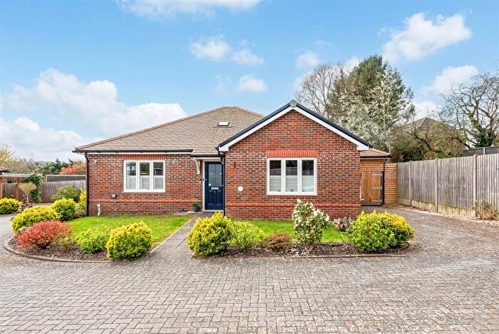 3 Bedroom Detached Bungalow For Sale In Hazel Grove, Clanfield, PO8