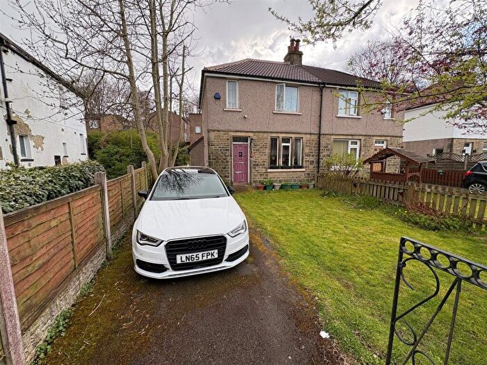2 Bedroom Semi Detached House For Sale In Hollybank Gardens, Bradford, BD7