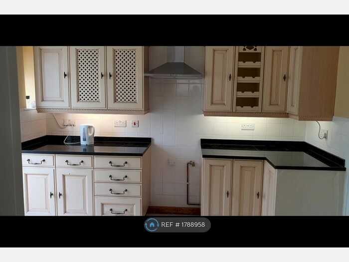 3 Bedroom Semi-Detached House To Rent In Thanet Road, Ipswich, IP4