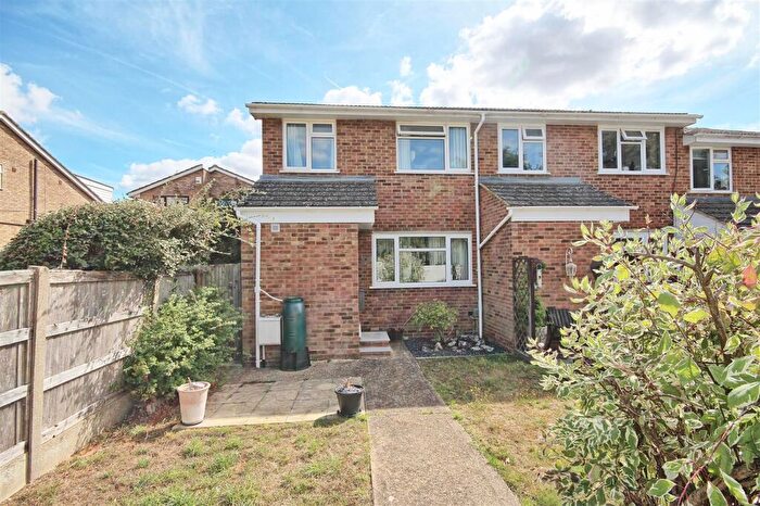 3 Bedroom End Of Terrace House For Sale In Dovedale - Ware - Chain Free, SG12