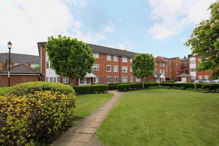 1 Bedroom Flat To Rent In Sigrist Square, Kingston Upon Thames, KT2