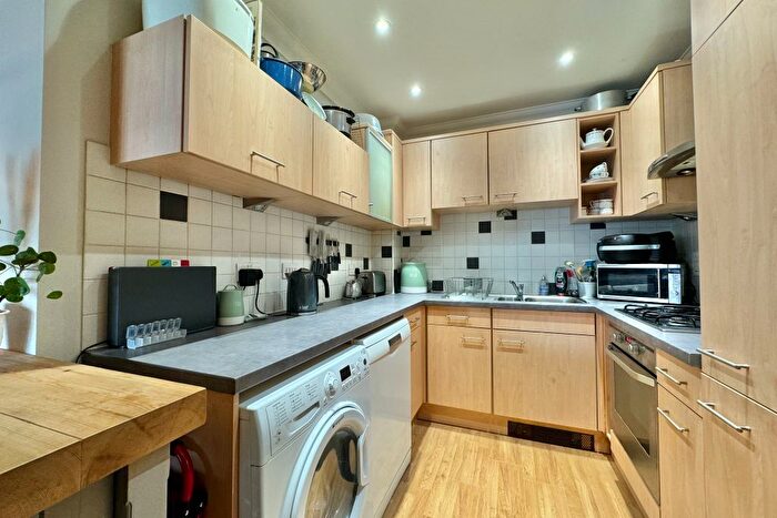 2 Bedroom Flat For Sale In Flagstaff House, Heath Road, Locks Heath, SO31