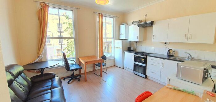 4 Bedroom Flat To Rent In Caledonian Road, Kings Cross, N1