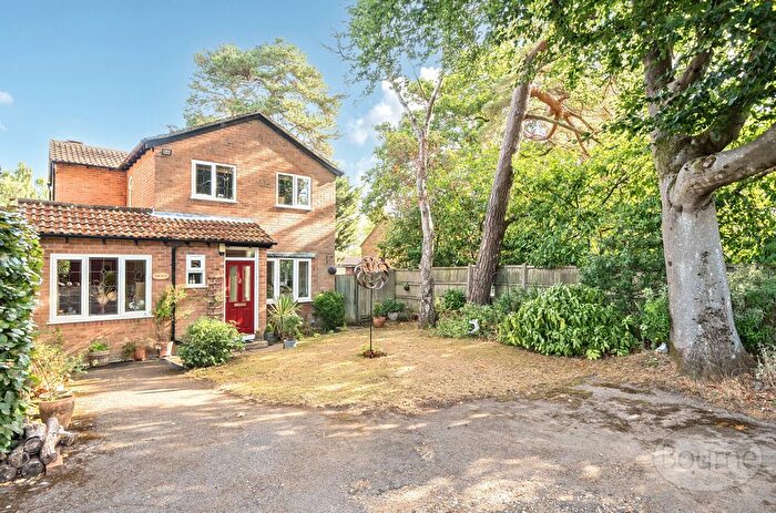 4 Bedroom Detached House For Sale In Argyle Close, Whitehill, Bordon, Hampshire, GU35