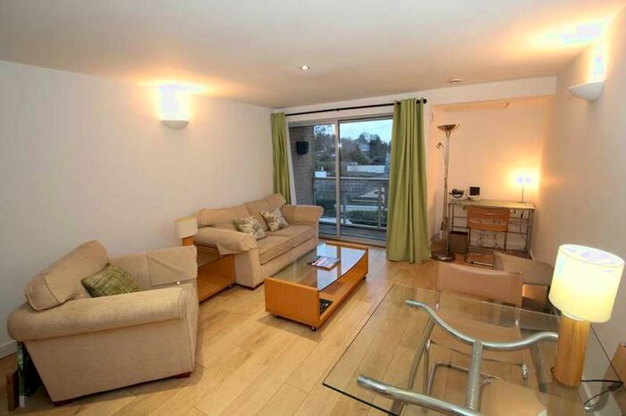 1 Bedroom Apartment To Rent In Heath Park House, Cotterells, HP1