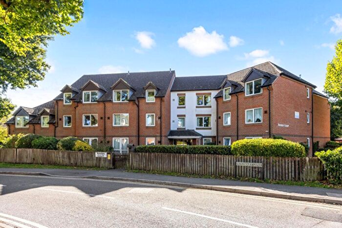 2 Bedroom Flat For Sale In Rosemary Lane, Roslan Court Rosemary Lane, RH6