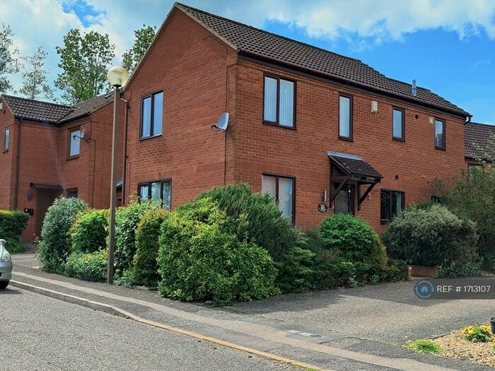 3 Bedroom Detached House To Rent In Chatsworth, Great Holm, Milton Keynes, MK8